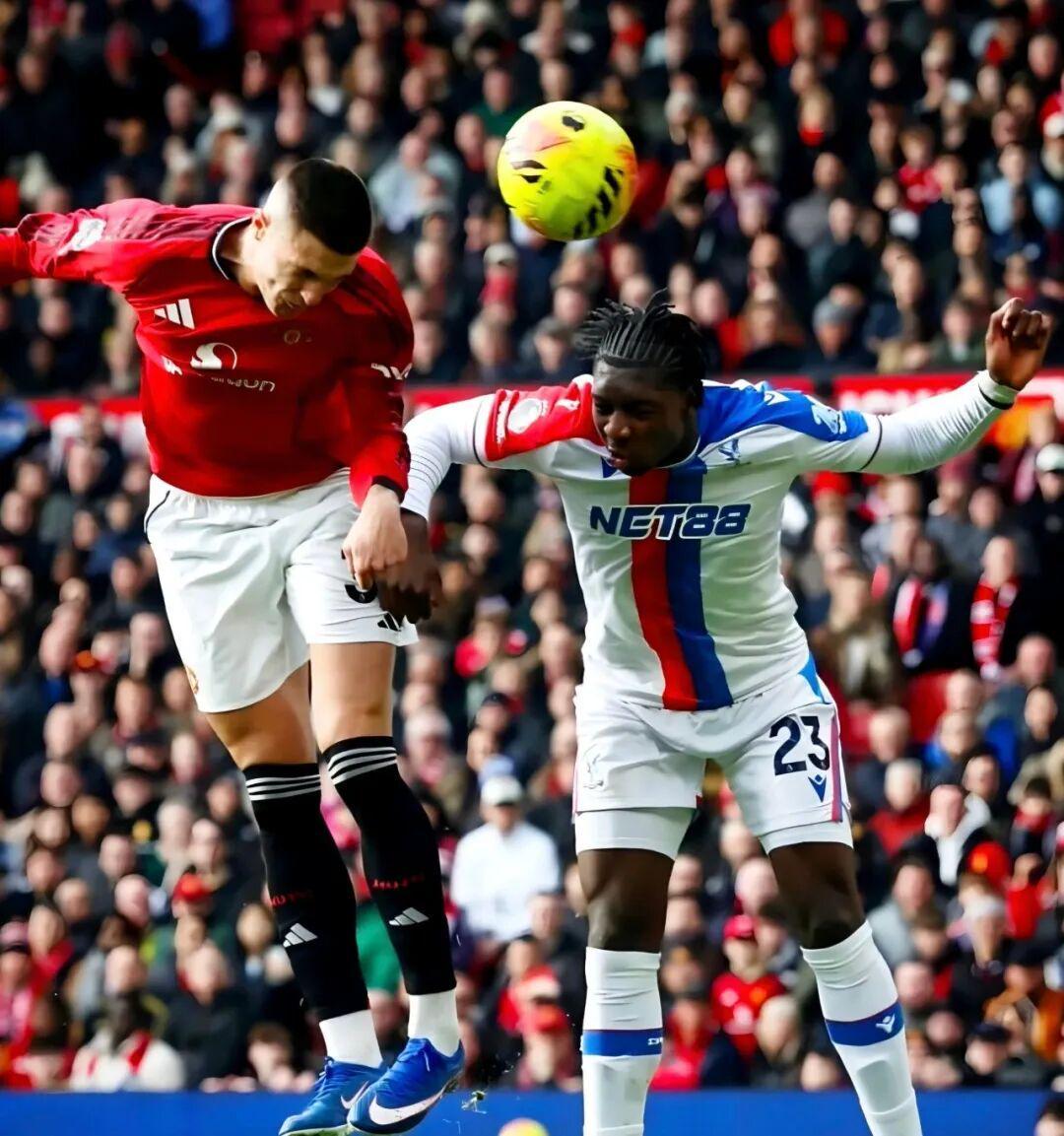 星空-舍伍德：此前过早下结论，我欠谢什科一个道歉；邮报：曼联密切关注伯恩茅斯中场，他是性价比很高的引援目标